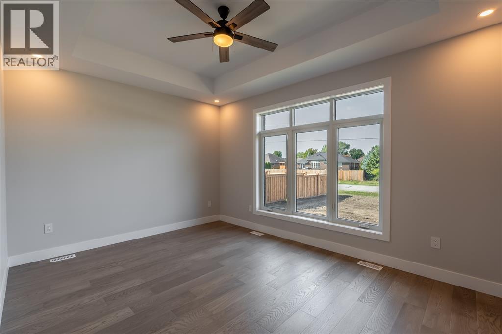 6927 Shoreside Drive, Plympton-Wyoming, Ontario  N0N 1E0 - Photo 15 - 26009038