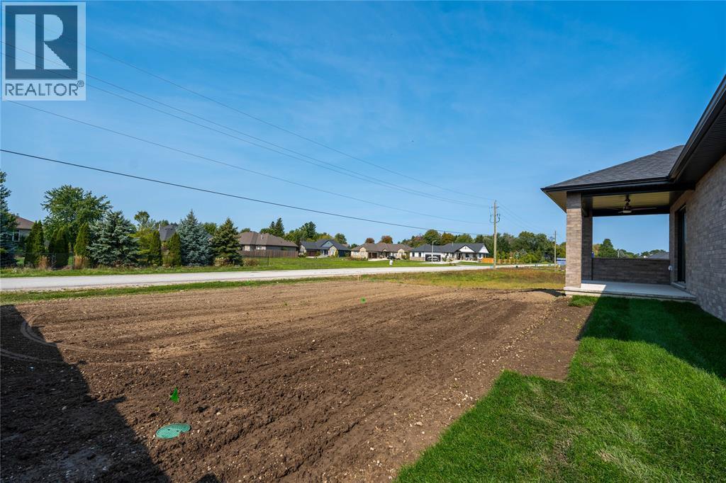 6927 Shoreside Drive, Plympton-Wyoming, Ontario  N0N 1E0 - Photo 45 - 26009038