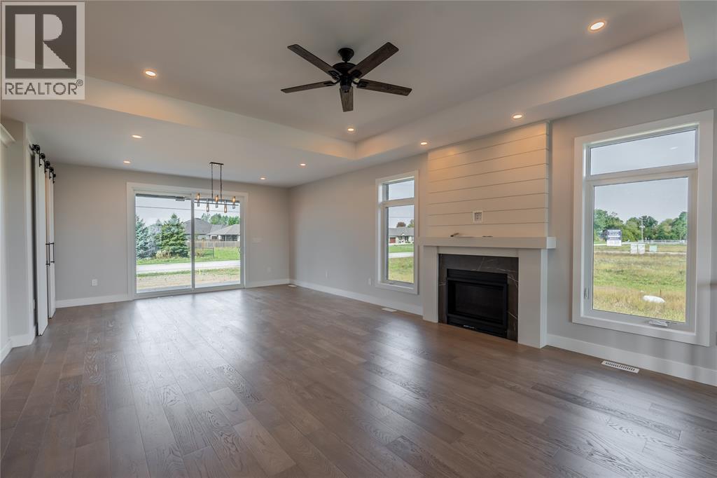 6927 Shoreside Drive, Plympton-Wyoming, Ontario  N0N 1E0 - Photo 7 - 26009038