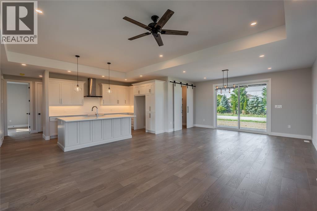 6927 Shoreside Drive, Plympton-Wyoming, Ontario  N0N 1E0 - Photo 8 - 26009038