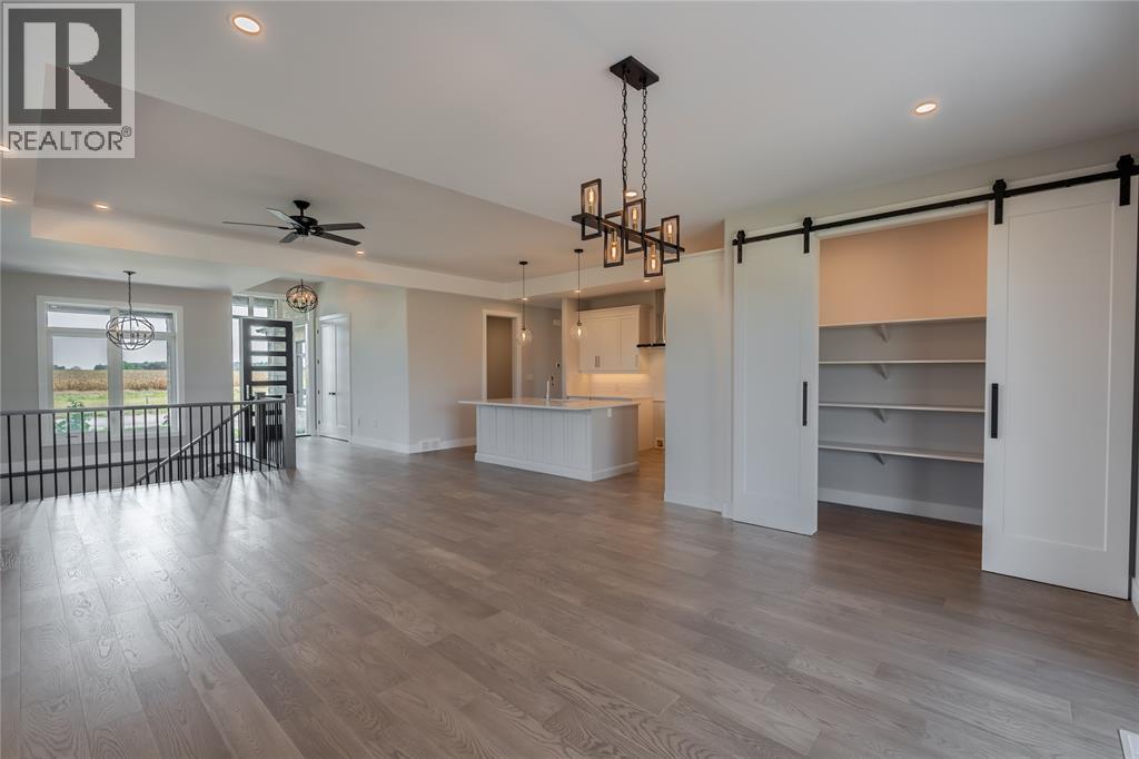 6927 Shoreside Drive, Plympton-Wyoming, Ontario  N0N 1E0 - Photo 9 - 26009038