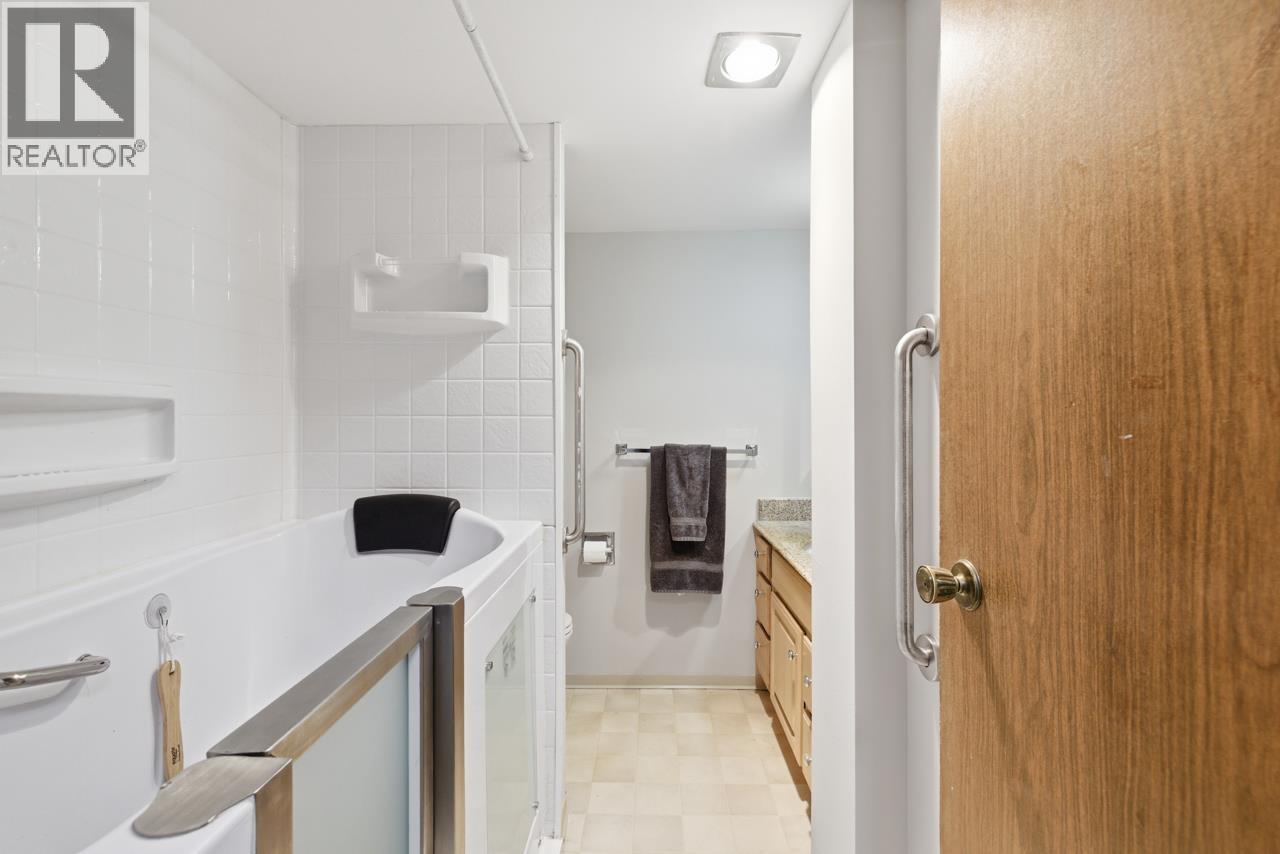 1605 320 Royal Avenue, New Westminster, British Columbia  V3L 5C6 - Photo 21 - R3107542