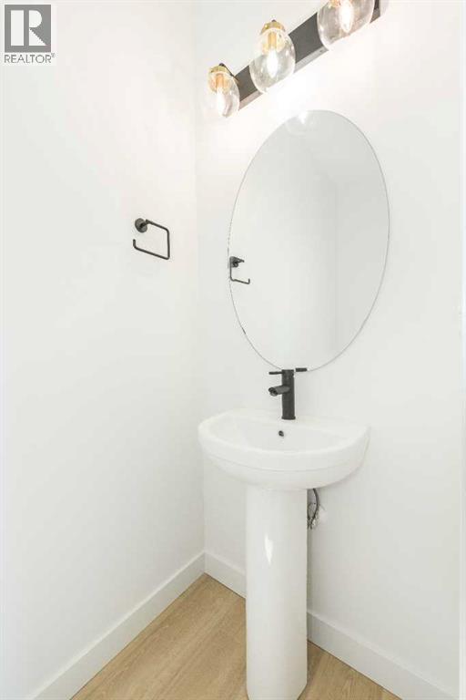 104 Heritage Manor, Cochrane, Alberta  T4C 3K8 - Photo 15 - A2304483