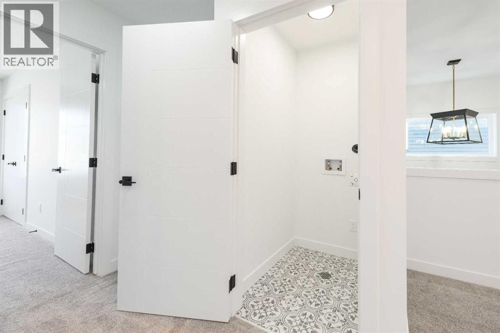 104 Heritage Manor, Cochrane, Alberta  T4C 3K8 - Photo 30 - A2304483