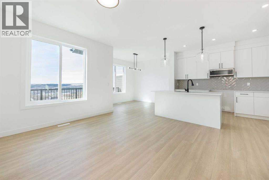 104 Heritage Manor, Cochrane, Alberta  T4C 3K8 - Photo 10 - A2304483