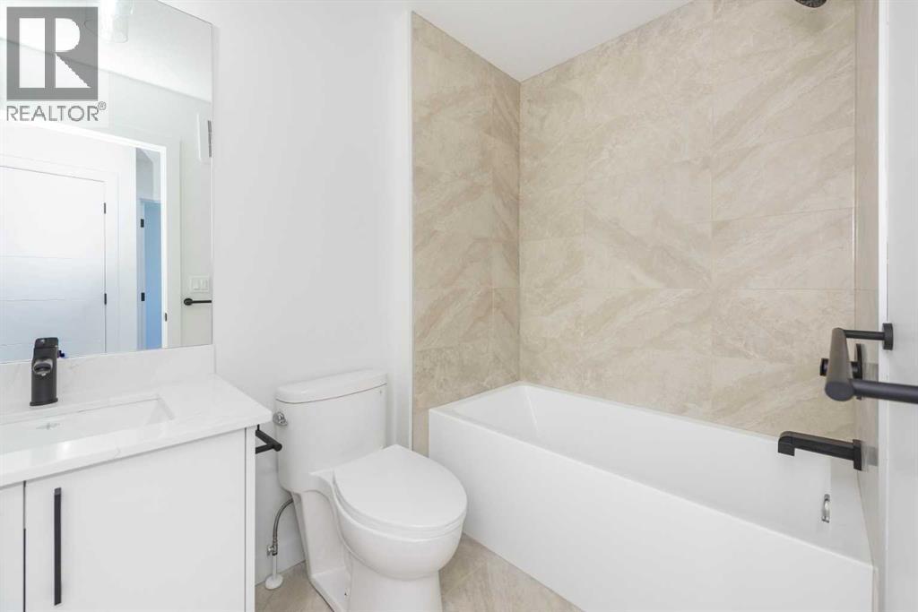 104 Heritage Manor, Cochrane, Alberta  T4C 3K8 - Photo 28 - A2304483