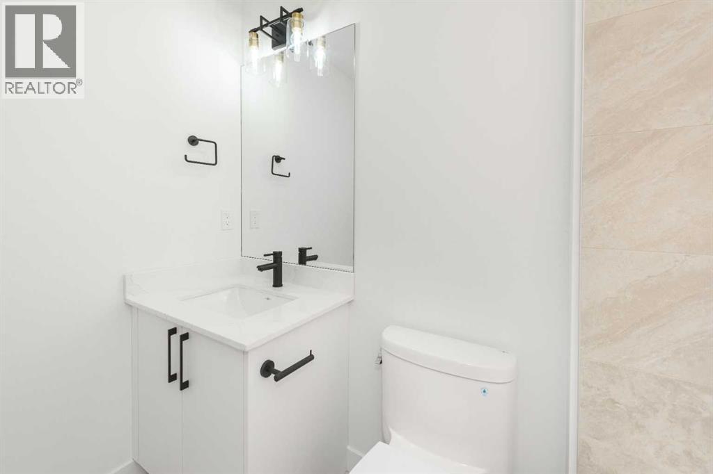 104 Heritage Manor, Cochrane, Alberta  T4C 3K8 - Photo 29 - A2304483