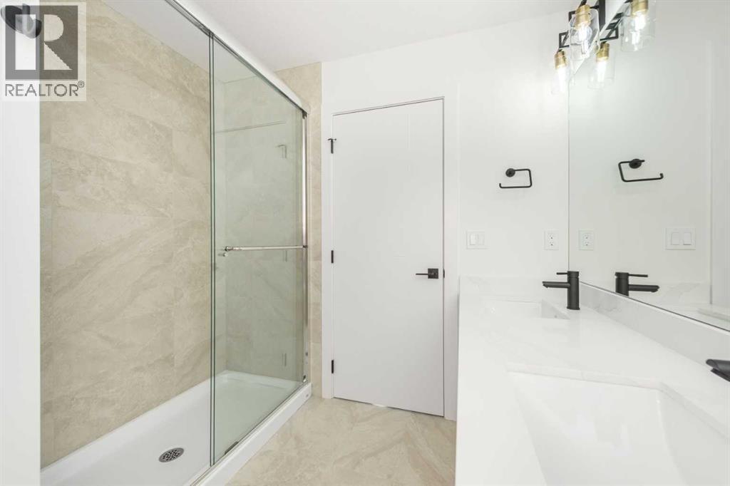 104 Heritage Manor, Cochrane, Alberta  T4C 3K8 - Photo 22 - A2304483