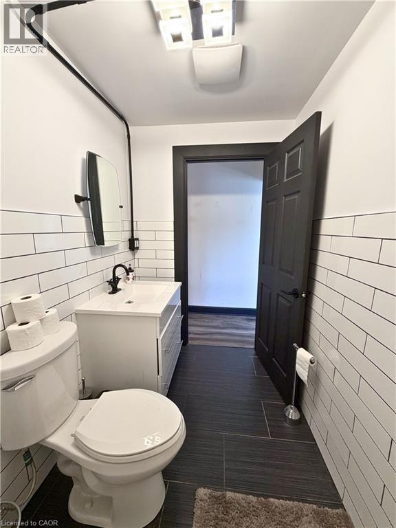 1129 Main Street E Unit# 1, Hamilton, Ontario  L8M 1P2 - Photo 11 - 40824157