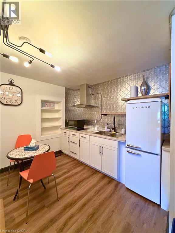 1129 Main Street E Unit# 1, Hamilton, Ontario  L8M 1P2 - Photo 14 - 40824157