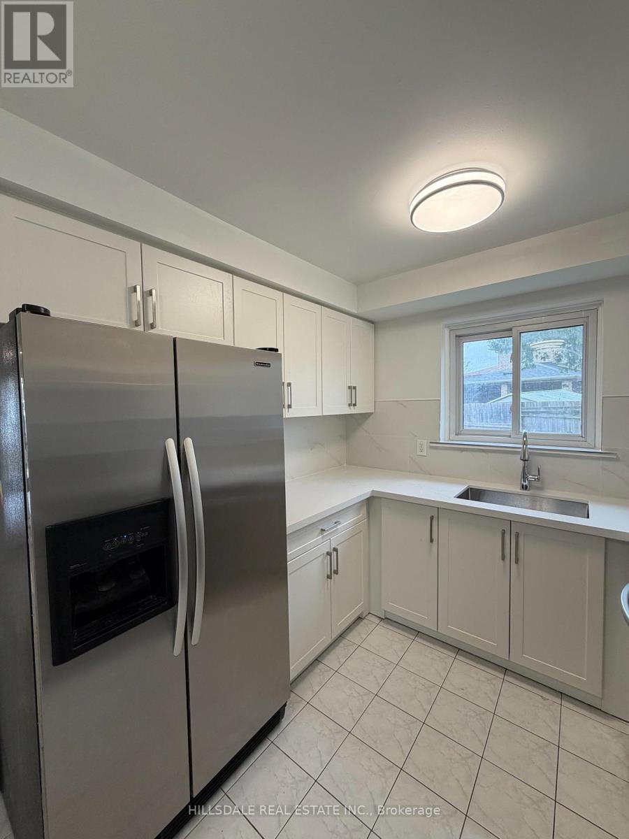 5 Sonmore Drive, Toronto, Ontario  M1S 1X3 - Photo 11 - E13045276