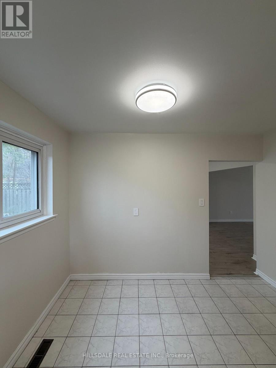 5 Sonmore Drive, Toronto, Ontario  M1S 1X3 - Photo 12 - E13045276