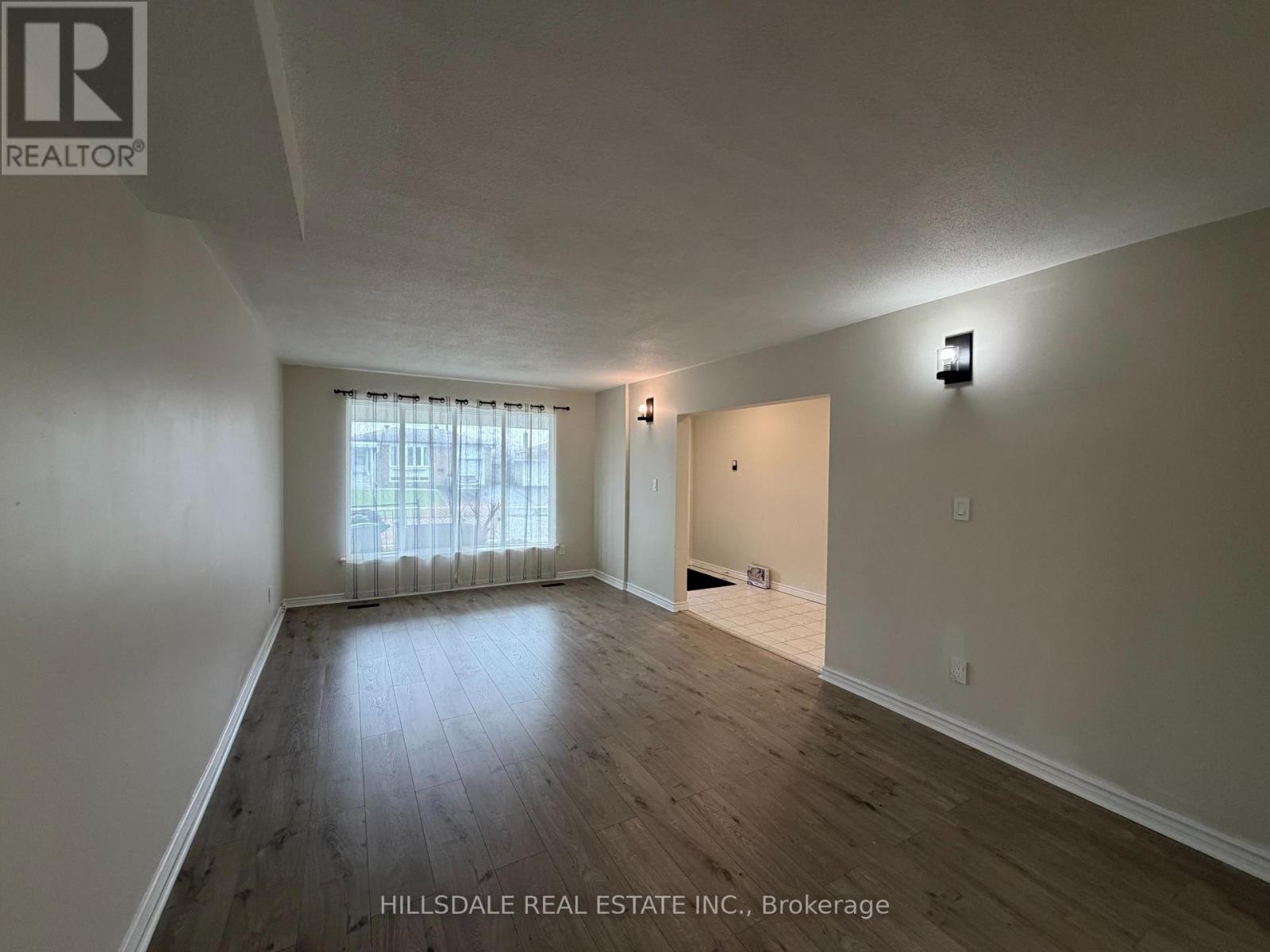 5 Sonmore Drive, Toronto, Ontario  M1S 1X3 - Photo 3 - E13045276