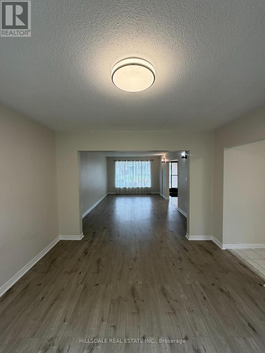 5 Sonmore Drive, Toronto, Ontario  M1S 1X3 - Photo 5 - E13045276