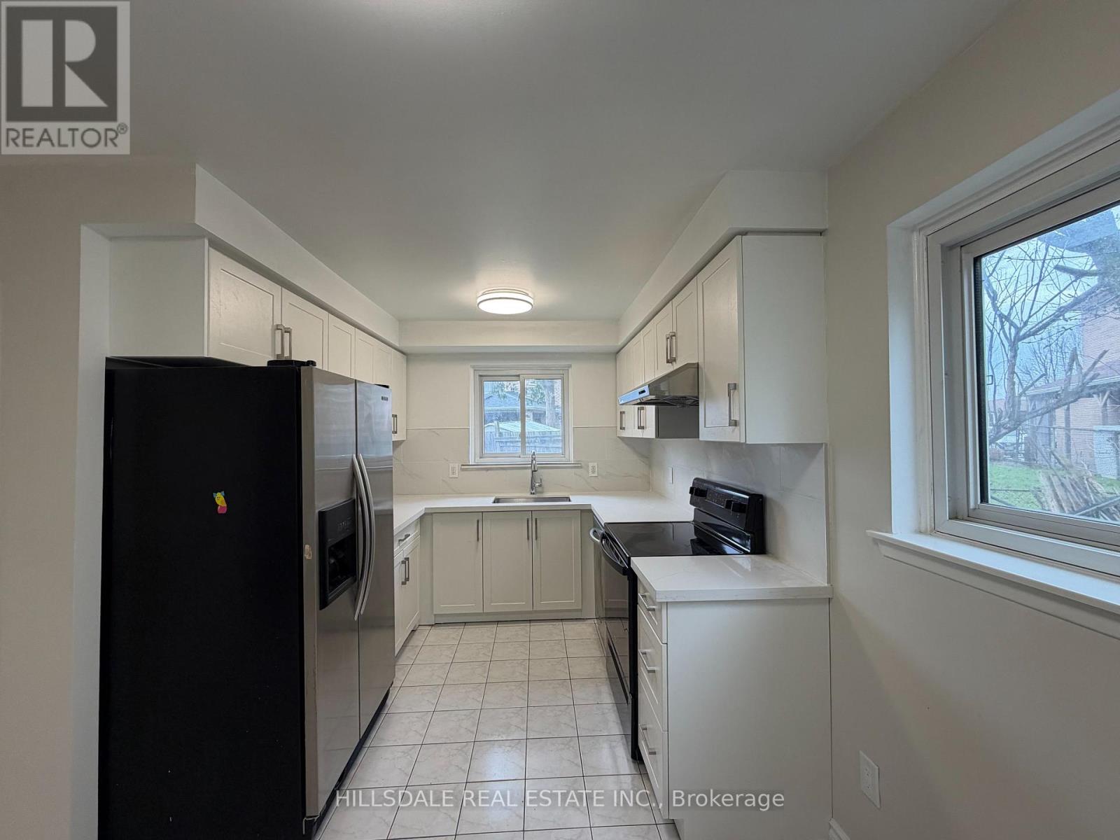 5 Sonmore Drive, Toronto, Ontario  M1S 1X3 - Photo 7 - E13045276