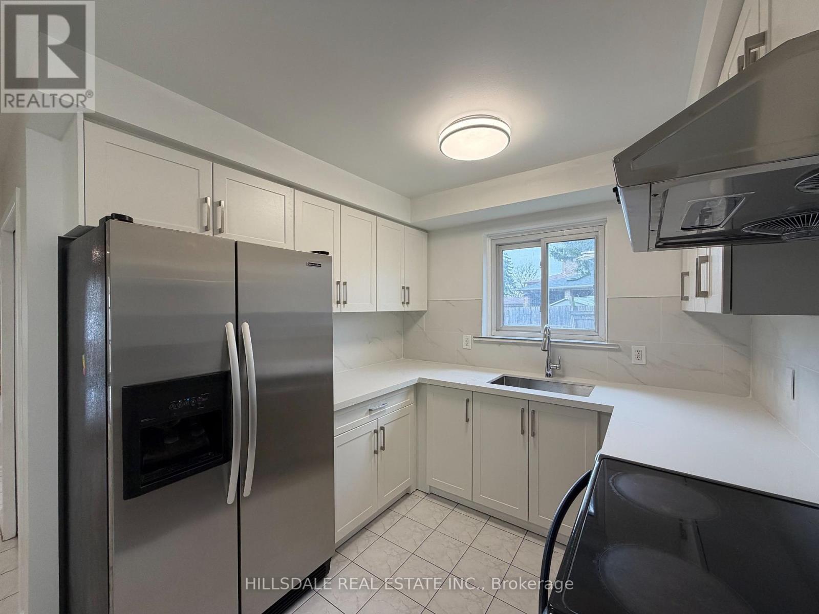 5 Sonmore Drive, Toronto, Ontario  M1S 1X3 - Photo 9 - E13045276