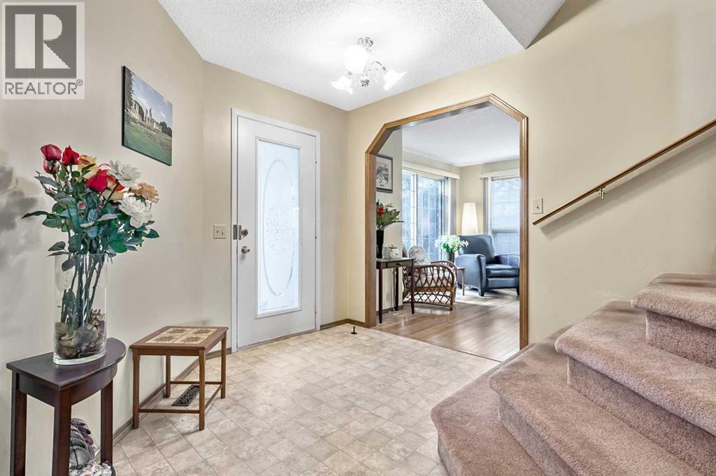 124 Catalina Place Ne, Calgary, Alberta  T1Y 6S3 - Photo 3 - A2302620