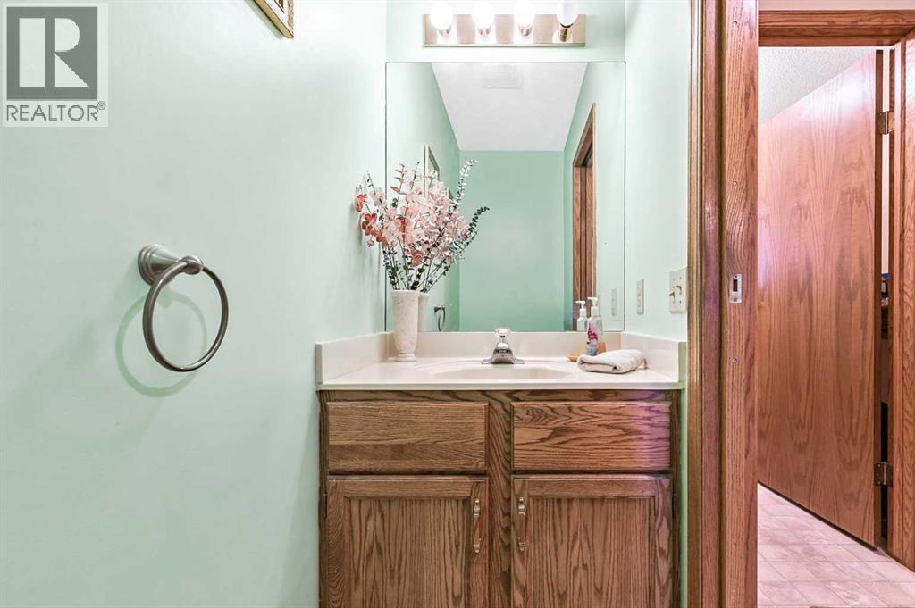 124 Catalina Place Ne, Calgary, Alberta  T1Y 6S3 - Photo 14 - A2302620