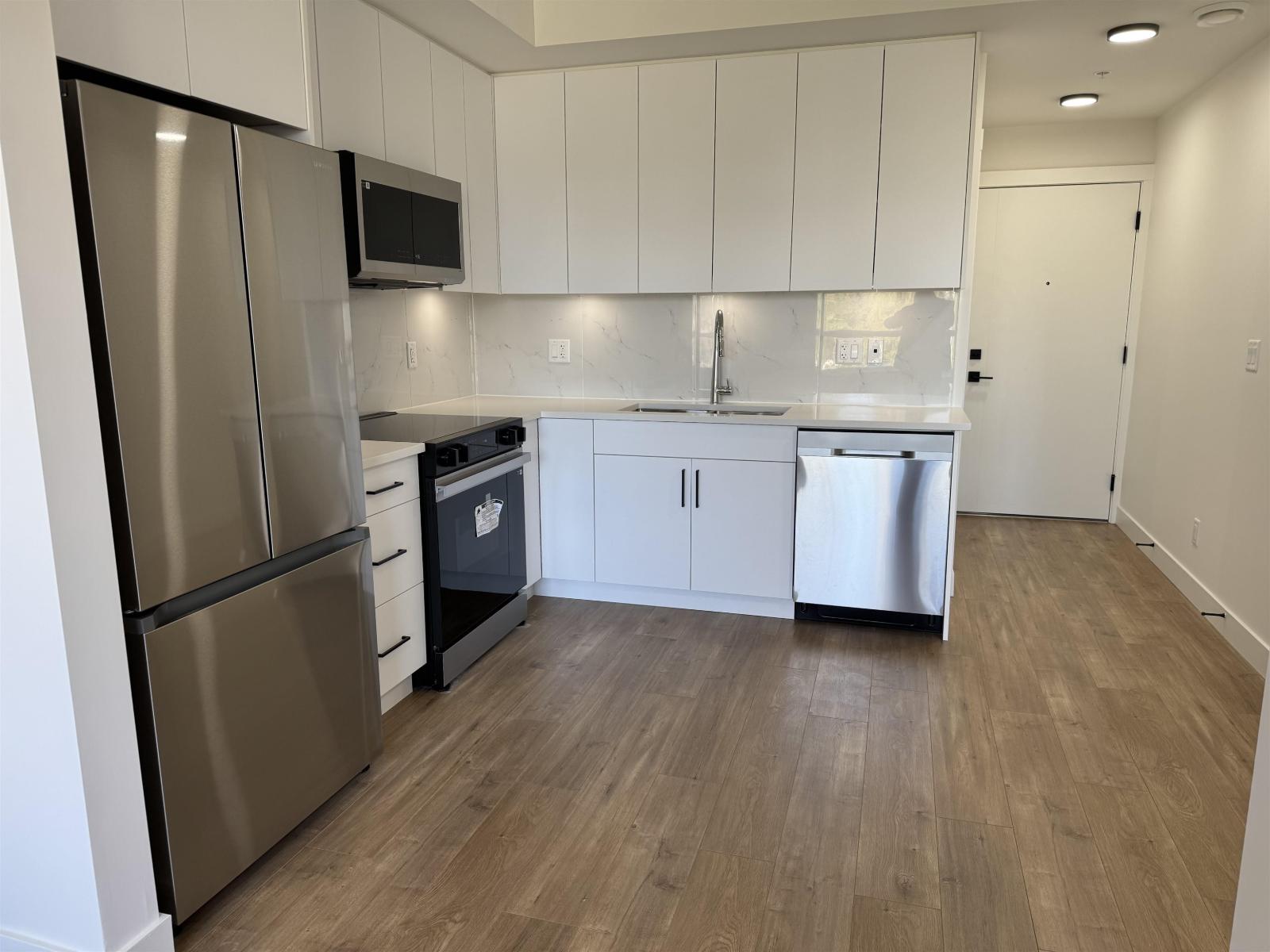 401 10786 140th Street, Surrey, British Columbia  V3T 4N8 - Photo 3 - R3115832