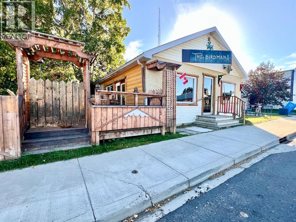 5019 50 Avenue, Caroline, Alberta  T0M 0M0 - Photo 1 - A2303385