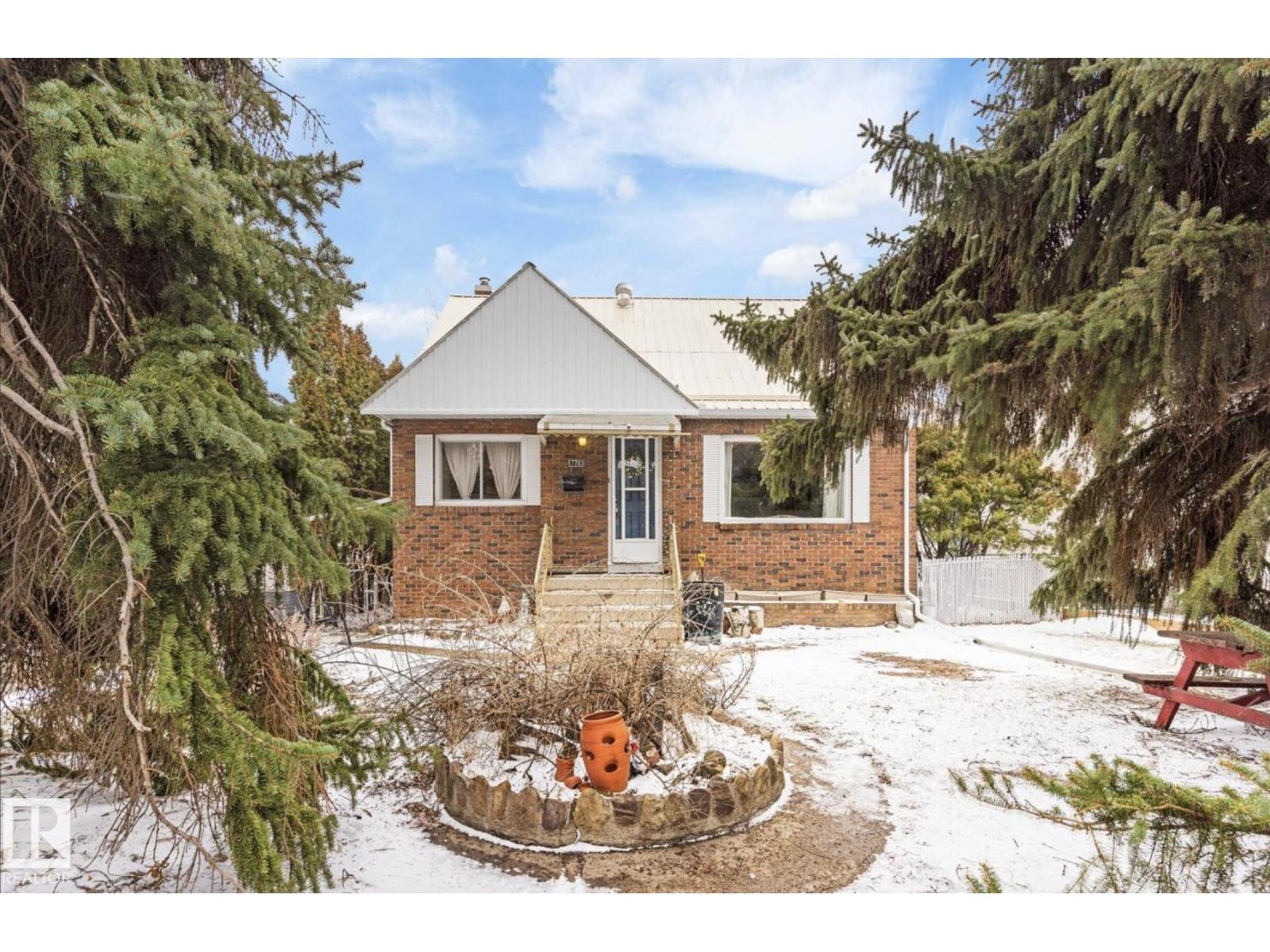 7703 77 Avenue Nw, Edmonton, Alberta  T6C 0K6 - Photo 3 - E4484262