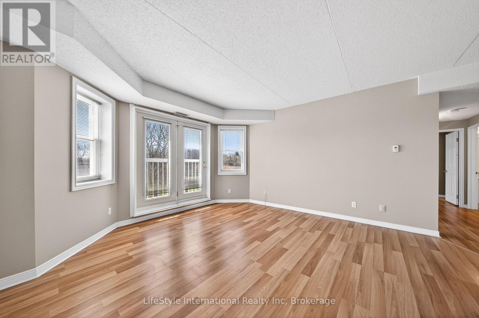 209 - 208 Silvercreek Parkway N, Guelph, Ontario  N1H 8H2 - Photo 3 - X13044846