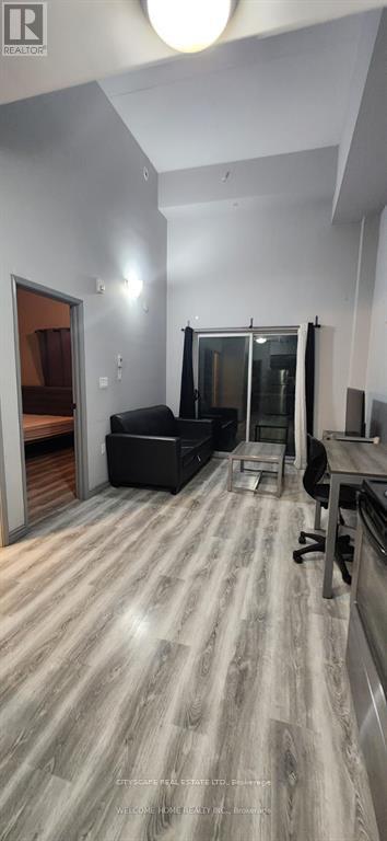 G114 - 275 Larch Street, Waterloo, Ontario  N2L 3R2 - Photo 2 - X12878728