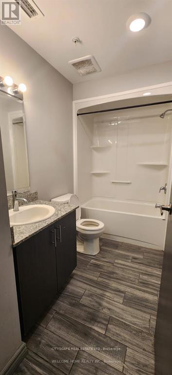 G114 - 275 Larch Street, Waterloo, Ontario  N2L 3R2 - Photo 6 - X12878728