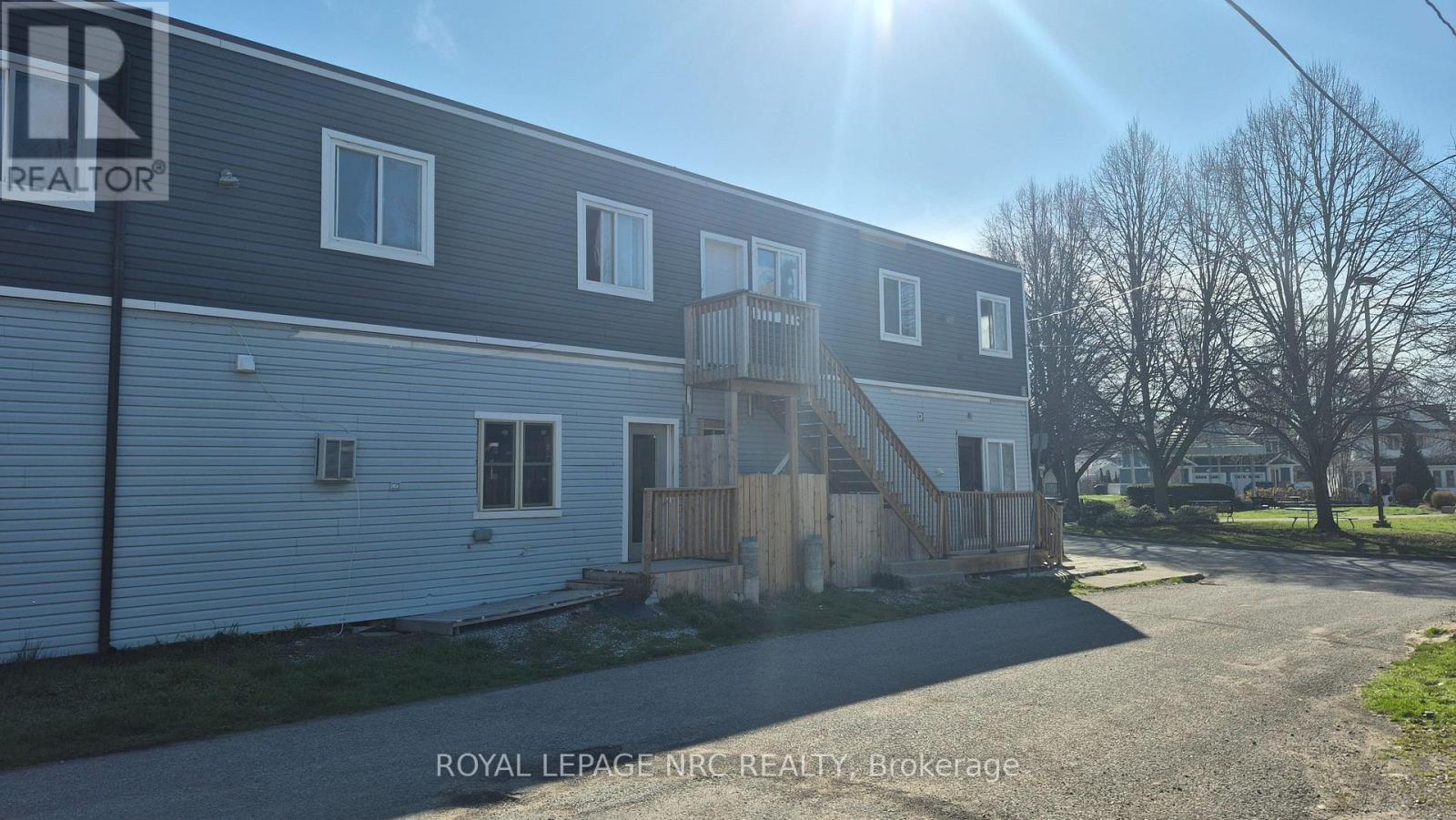3 - 74 Queens Circle, Fort Erie, Ontario  L0S 1B0 - Photo 3 - X12588838