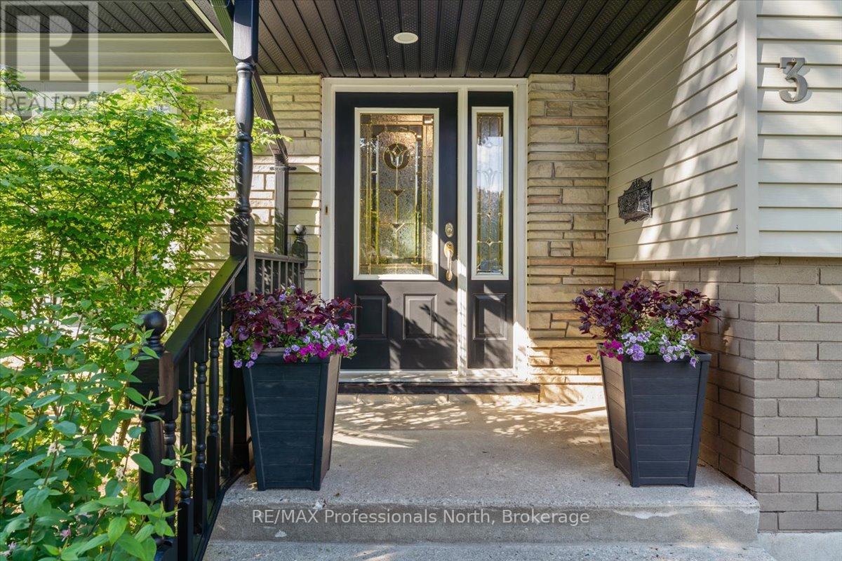 3 SCOTIA AVENUE, Brantford, Ontario