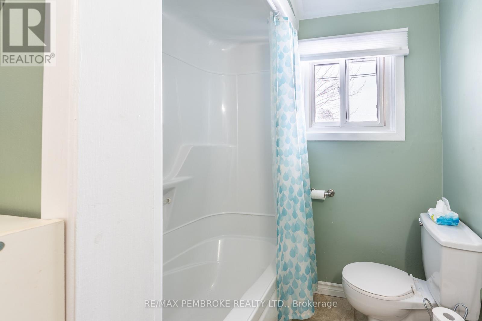 22&24 Hoffman Street, Petawawa, Ontario  K8A 2J5 - Photo 16 - X12878968