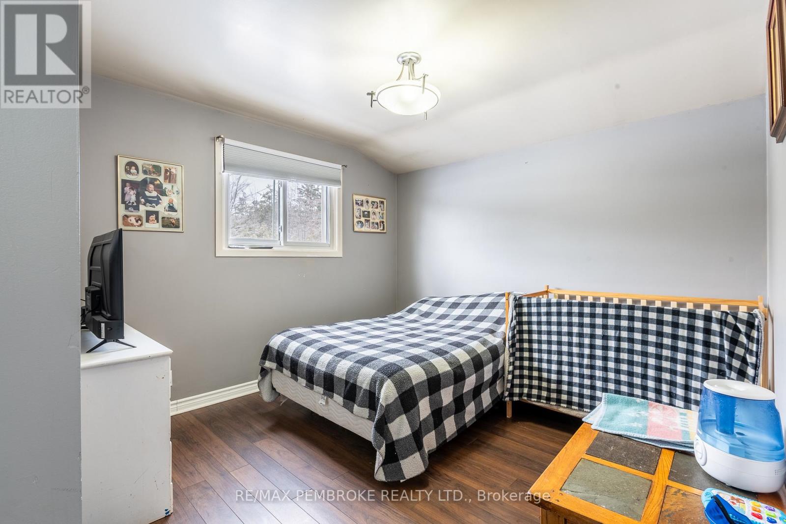 22&24 Hoffman Street, Petawawa, Ontario  K8A 2J5 - Photo 17 - X12878968