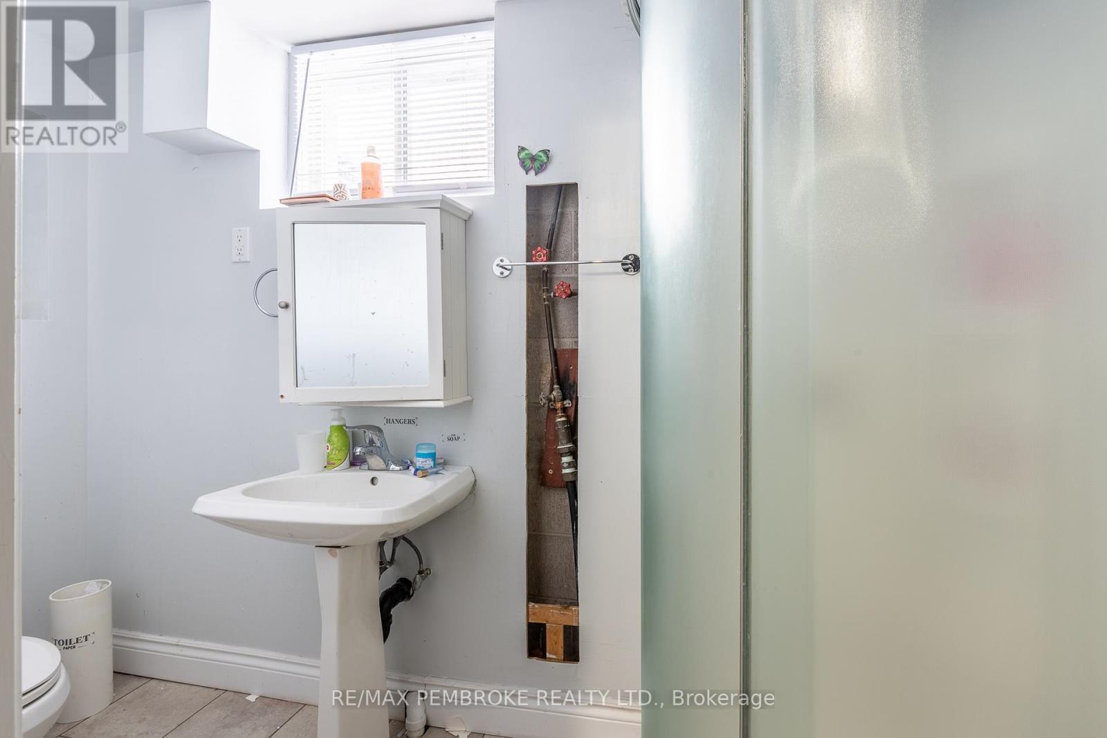 22&24 Hoffman Street, Petawawa, Ontario  K8A 2J5 - Photo 40 - X12878968