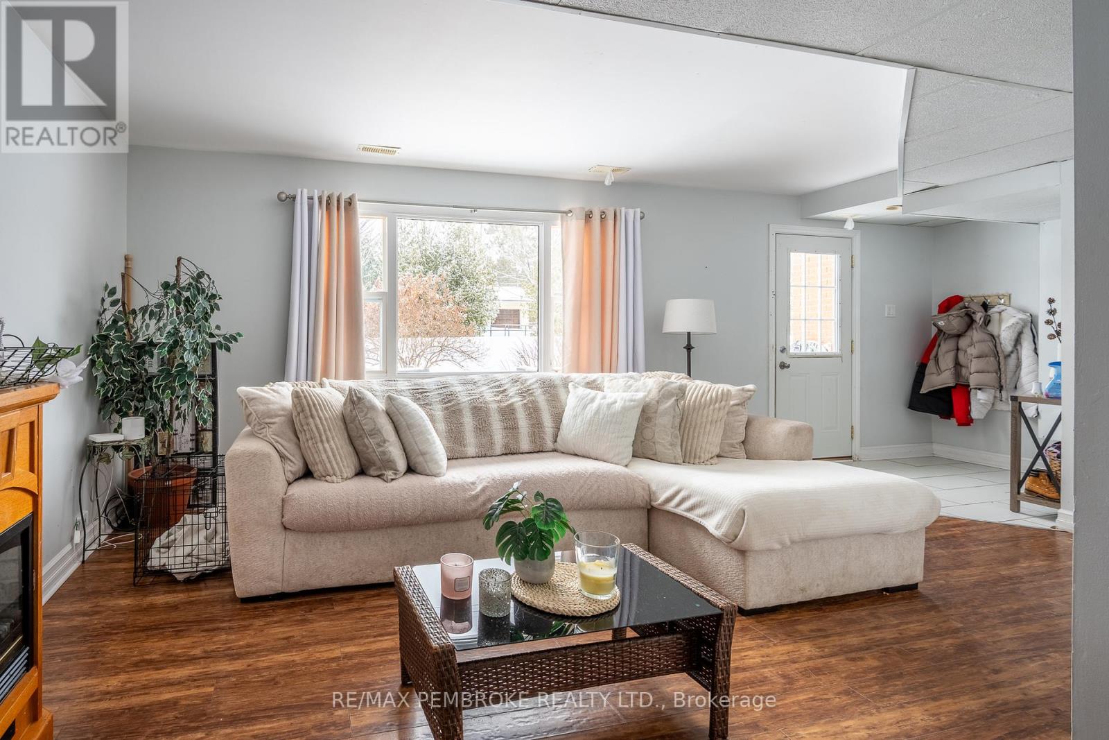 22&24 Hoffman Street, Petawawa, Ontario  K8A 2J5 - Photo 32 - X12878968