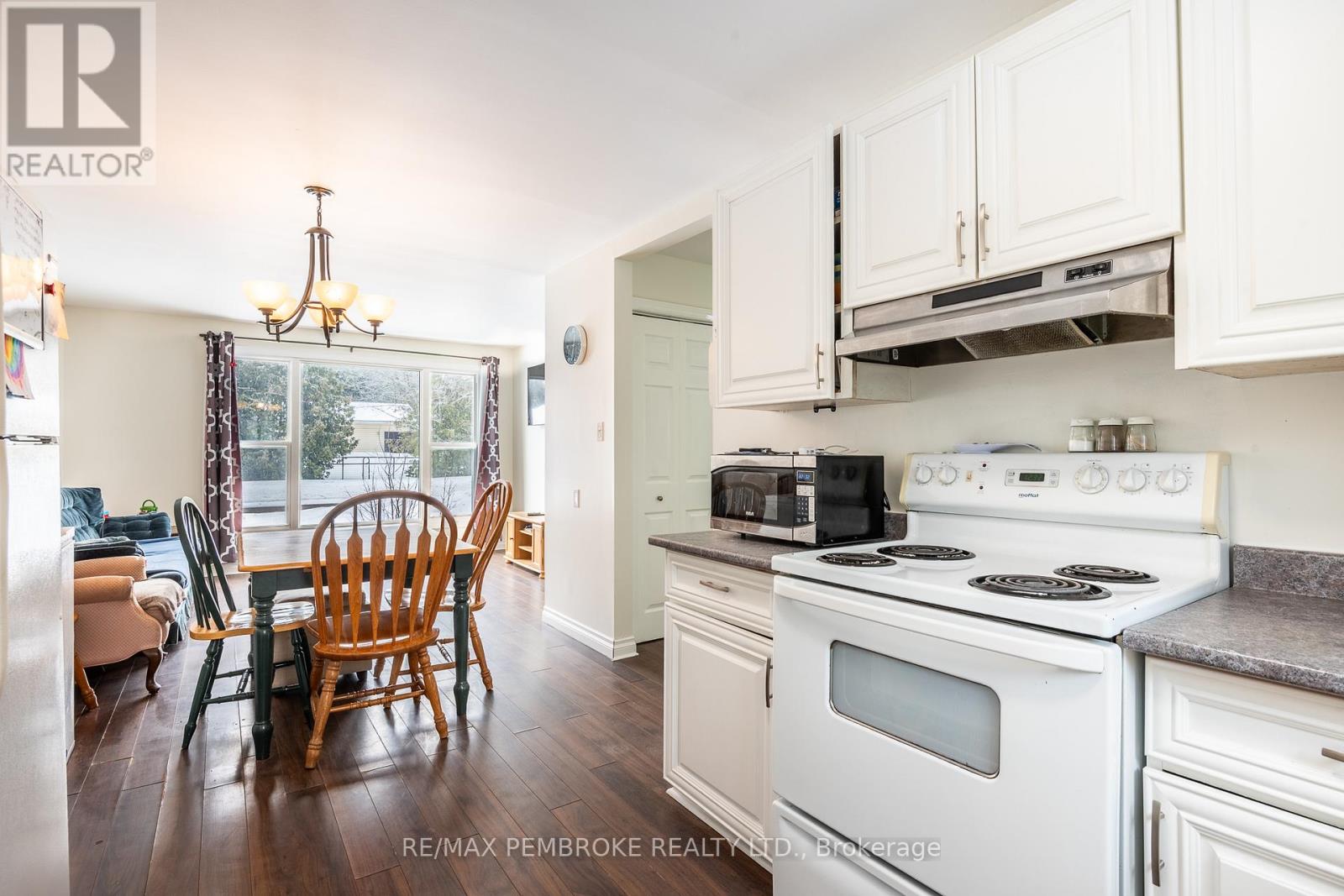 22&24 Hoffman Street, Petawawa, Ontario  K8A 2J5 - Photo 8 - X12878968