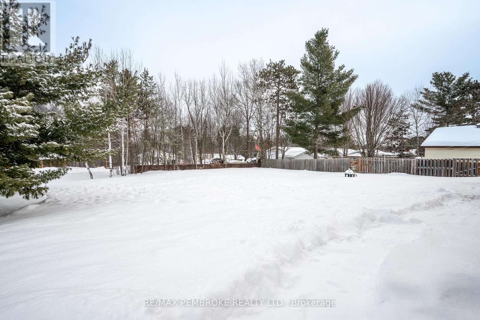 22&24 Hoffman Street, Petawawa, Ontario  K8A 2J5 - Photo 45 - X12878968