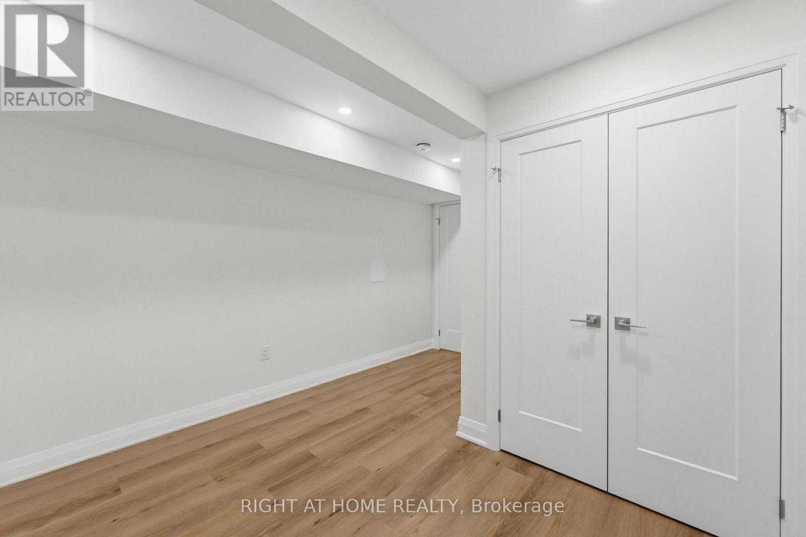 Lower - 187 Oak Avenue, Hamilton, Ontario  L8L 5M9 - Photo 8 - X12932708