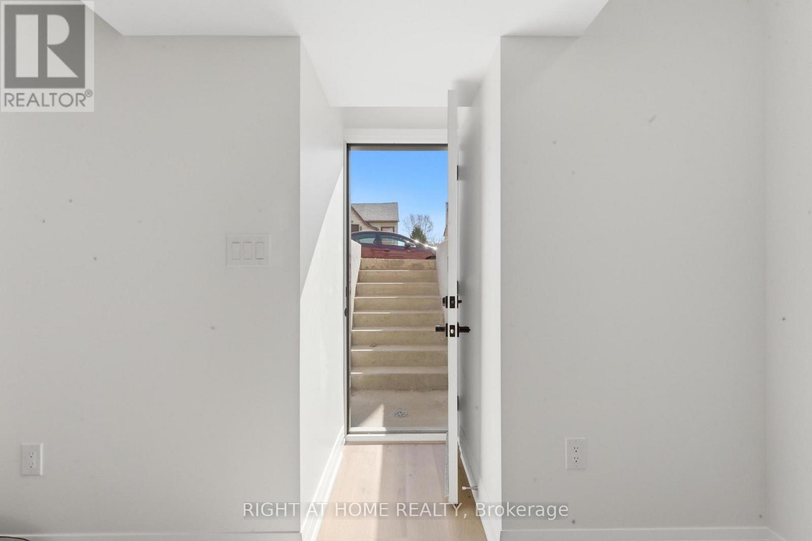 Lower - 187 Oak Avenue, Hamilton, Ontario  L8L 5M9 - Photo 15 - X12932708