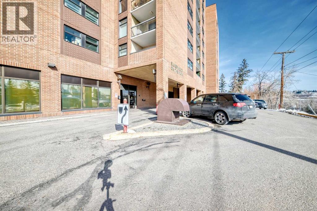 #912, 8604 48 Avenue NW, Calgary, Alberta