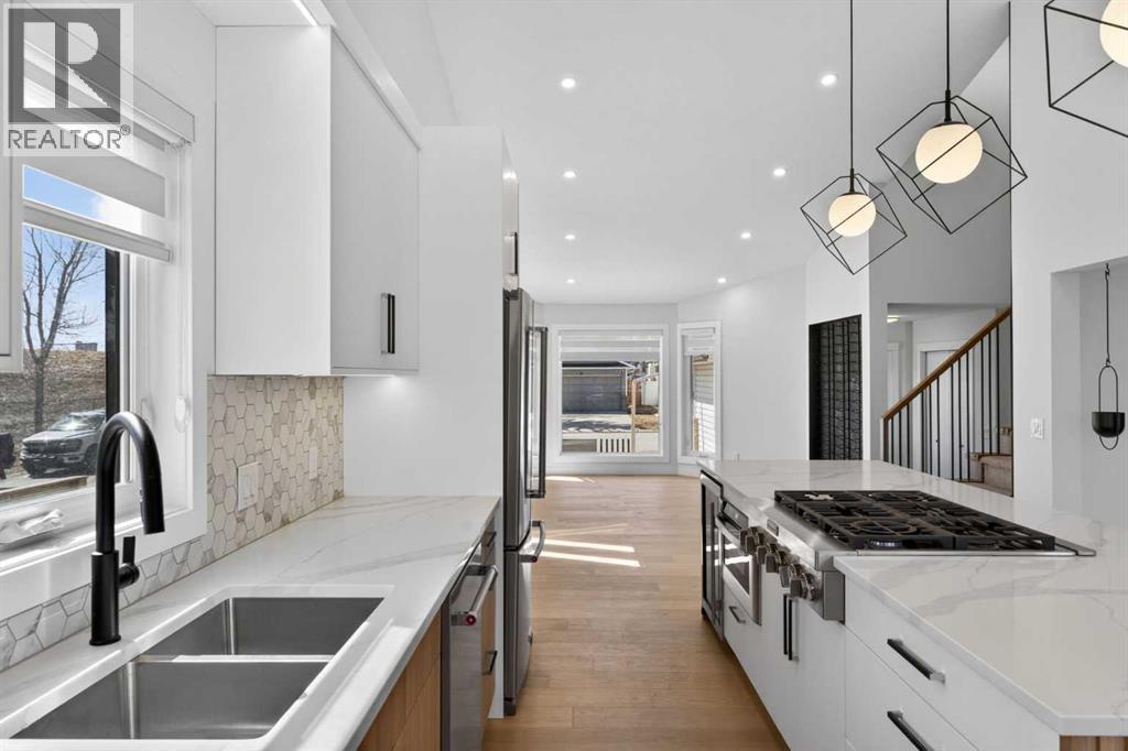 42 Sunvista Crescent Se, Calgary, Alberta  T2X 3G2 - Photo 13 - A2302693