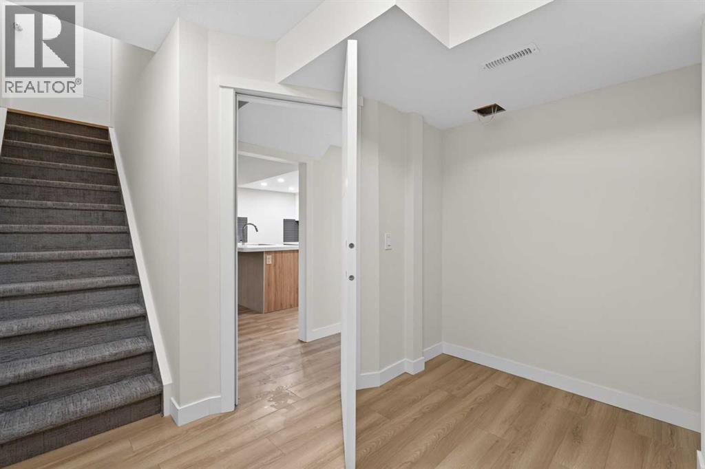 42 Sunvista Crescent Se, Calgary, Alberta  T2X 3G2 - Photo 31 - A2302693