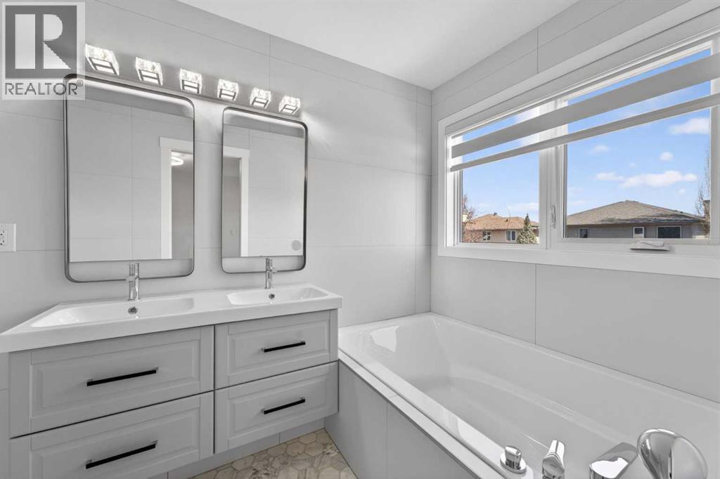 42 Sunvista Crescent Se, Calgary, Alberta  T2X 3G2 - Photo 29 - A2302693