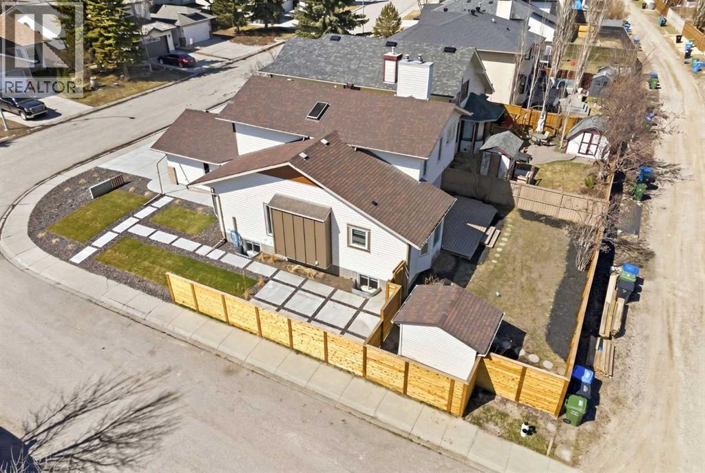 42 Sunvista Crescent Se, Calgary, Alberta  T2X 3G2 - Photo 4 - A2302693