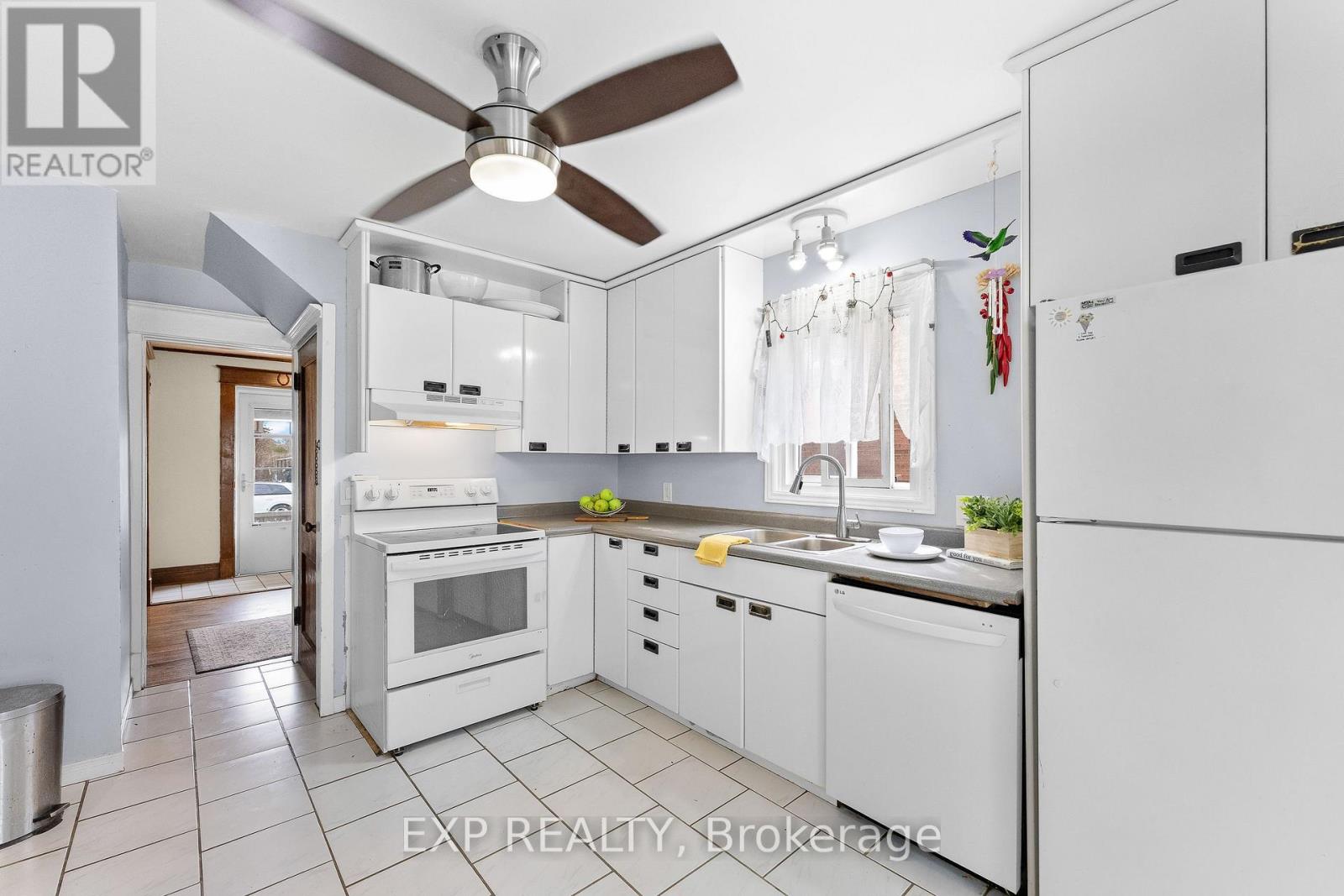 4725 Third Avenue, Niagara Falls, Ontario  L2E 4L7 - Photo 10 - X12989640