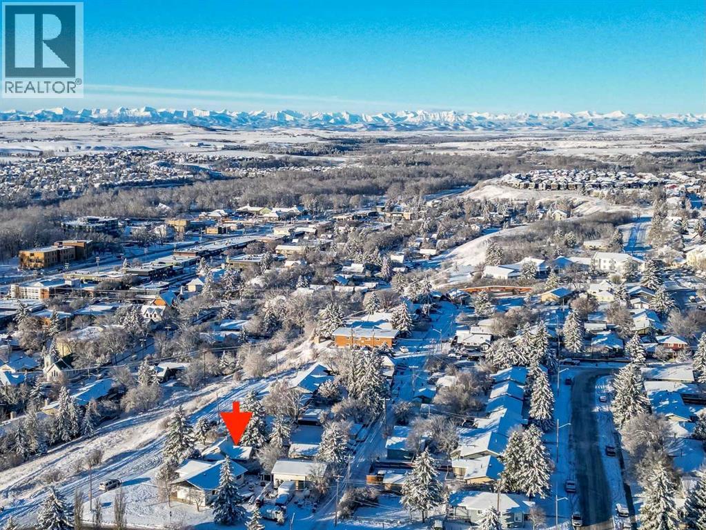 30 Crescent Road E, okotoks, Alberta