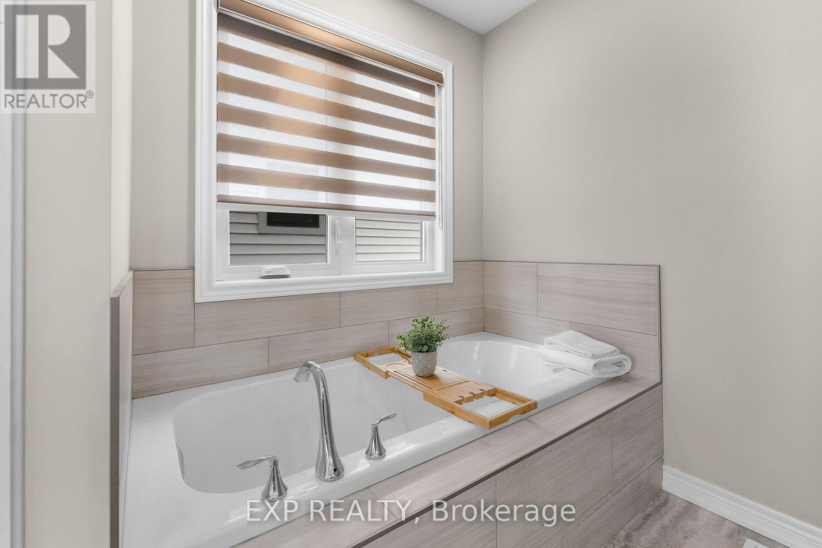 153 Susan Drive, Pelham, Ontario  L3E 0B2 - Photo 26 - X12996034