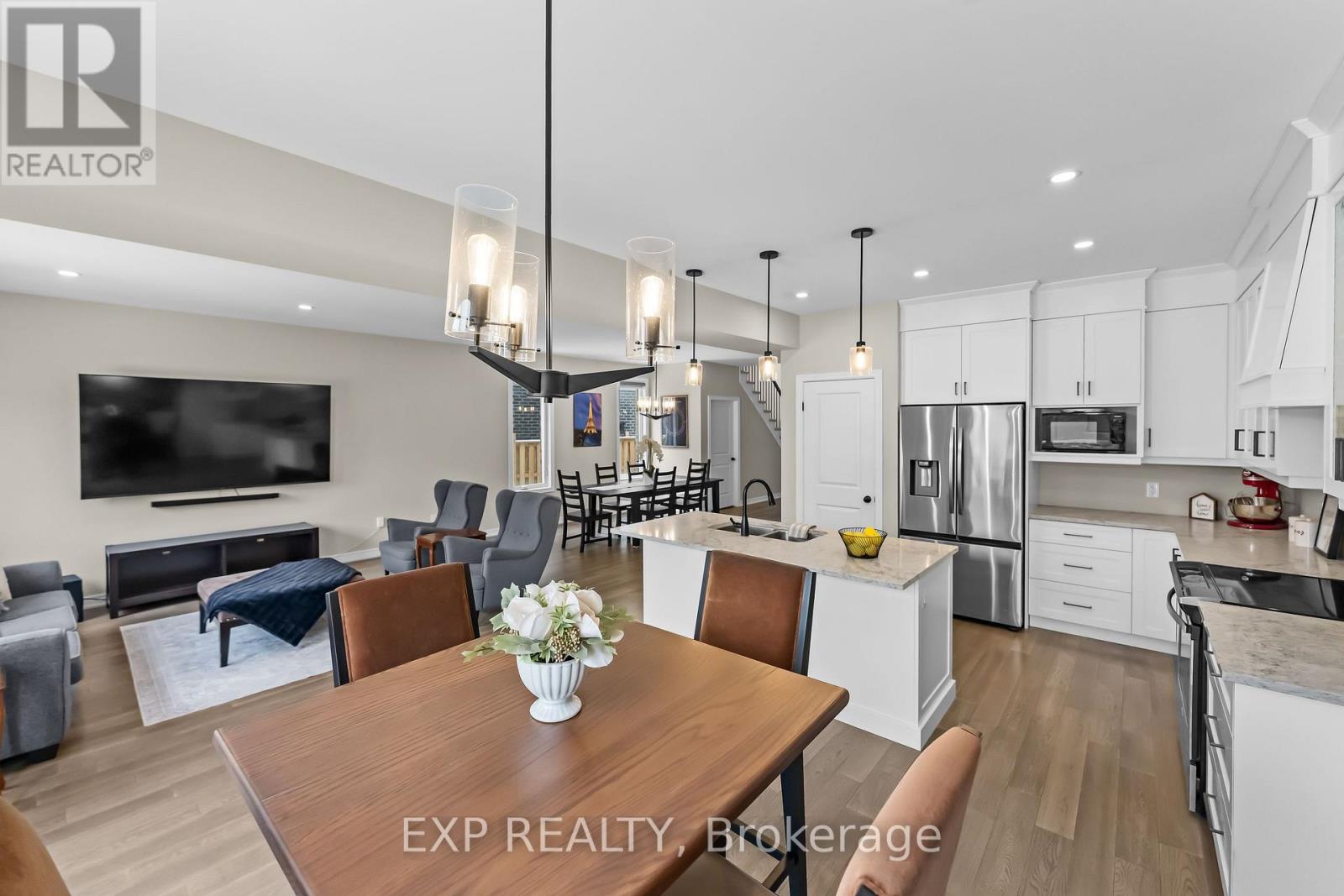 153 Susan Drive, Pelham, Ontario  L3E 0B2 - Photo 4 - X12996034