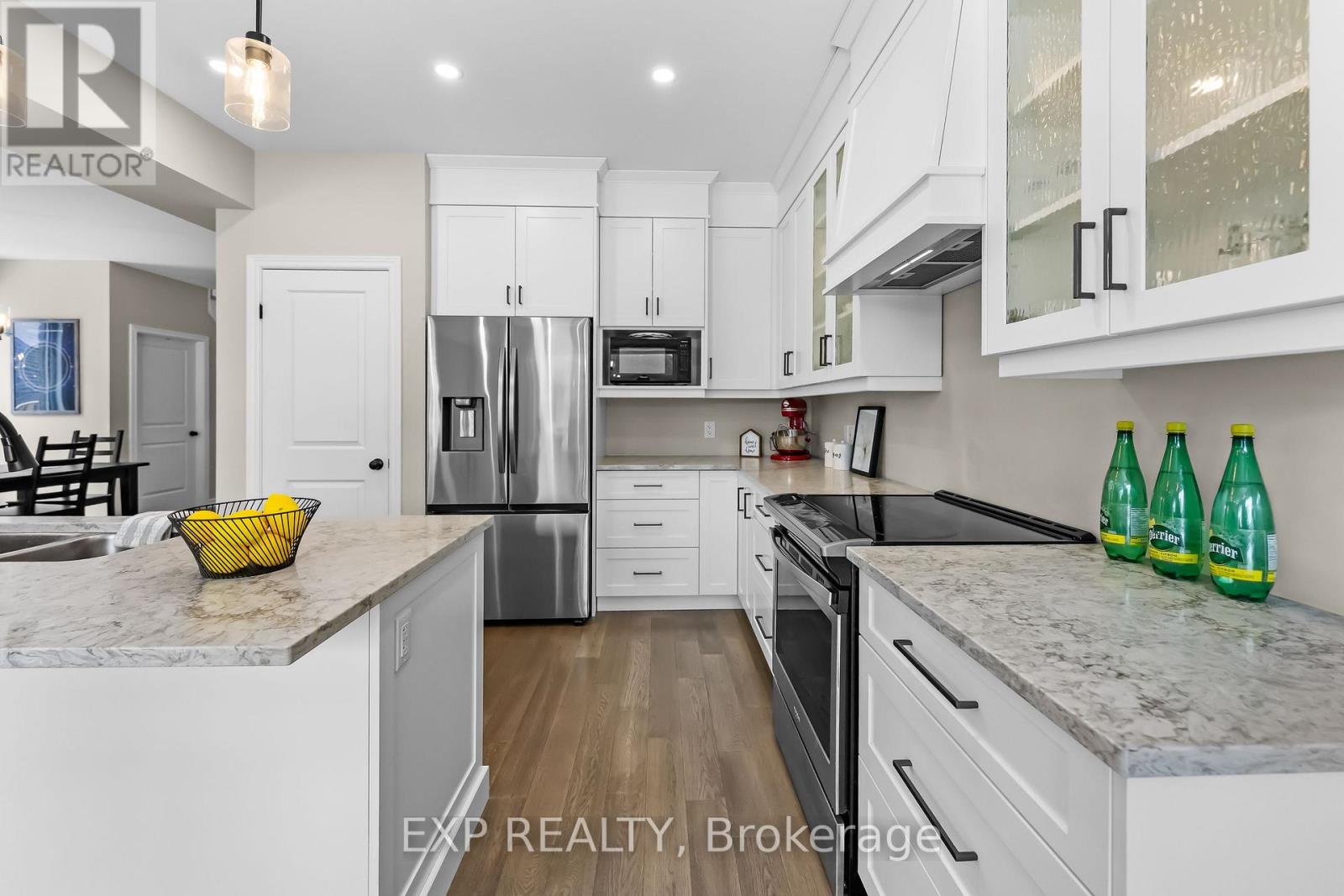 153 Susan Drive, Pelham, Ontario  L3E 0B2 - Photo 8 - X12996034