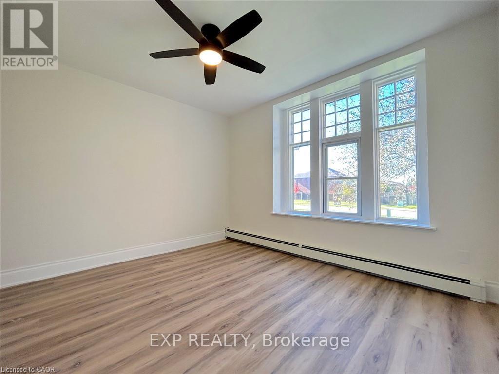 Upper - 526 Fifty Road, Hamilton, Ontario  L8E 5T4 - Photo 11 - X13045332