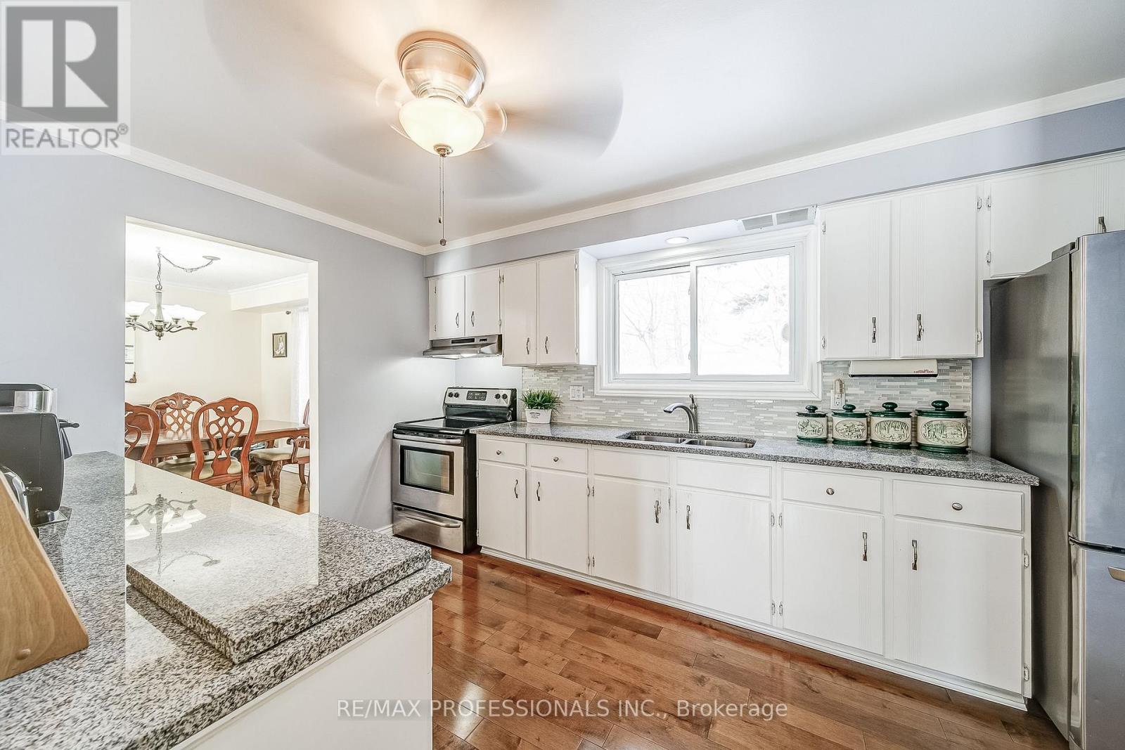 2 Agnes Street, Barrie, Ontario  L4M 2S2 - Photo 12 - S12908606